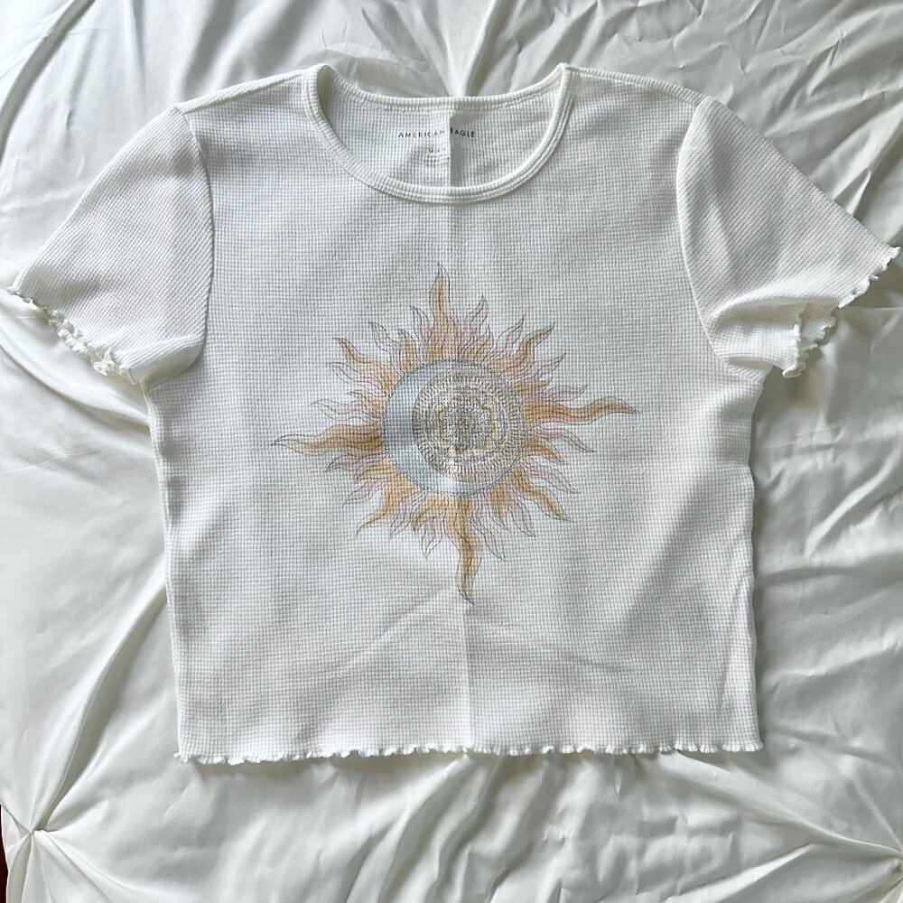 *CHANGING PLATFORM* American Eagle Cropped Graphic T-Shirt Waffle Knit Sun Moon